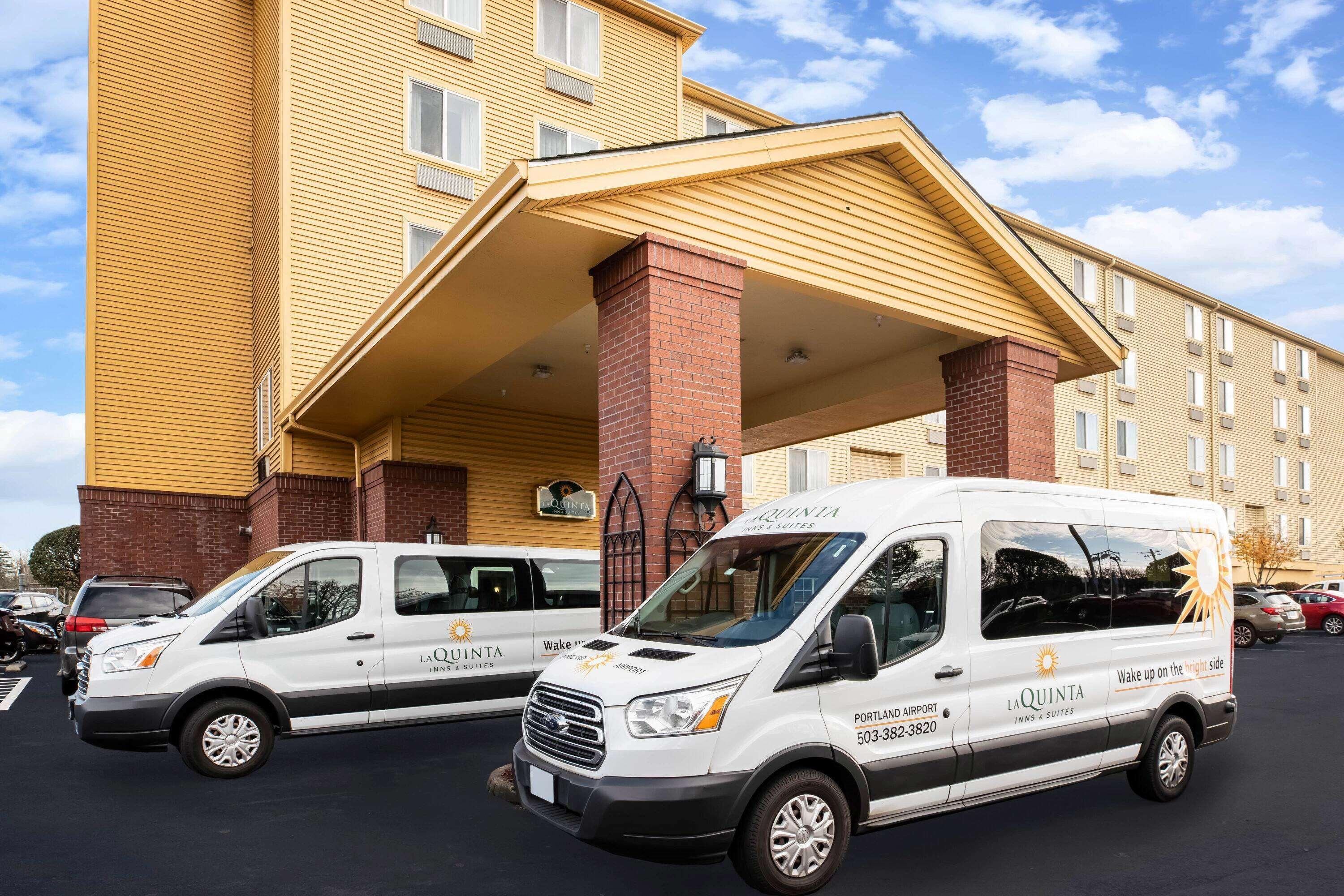 La Quinta By Wyndham Portland Airport Hotel Exterior photo