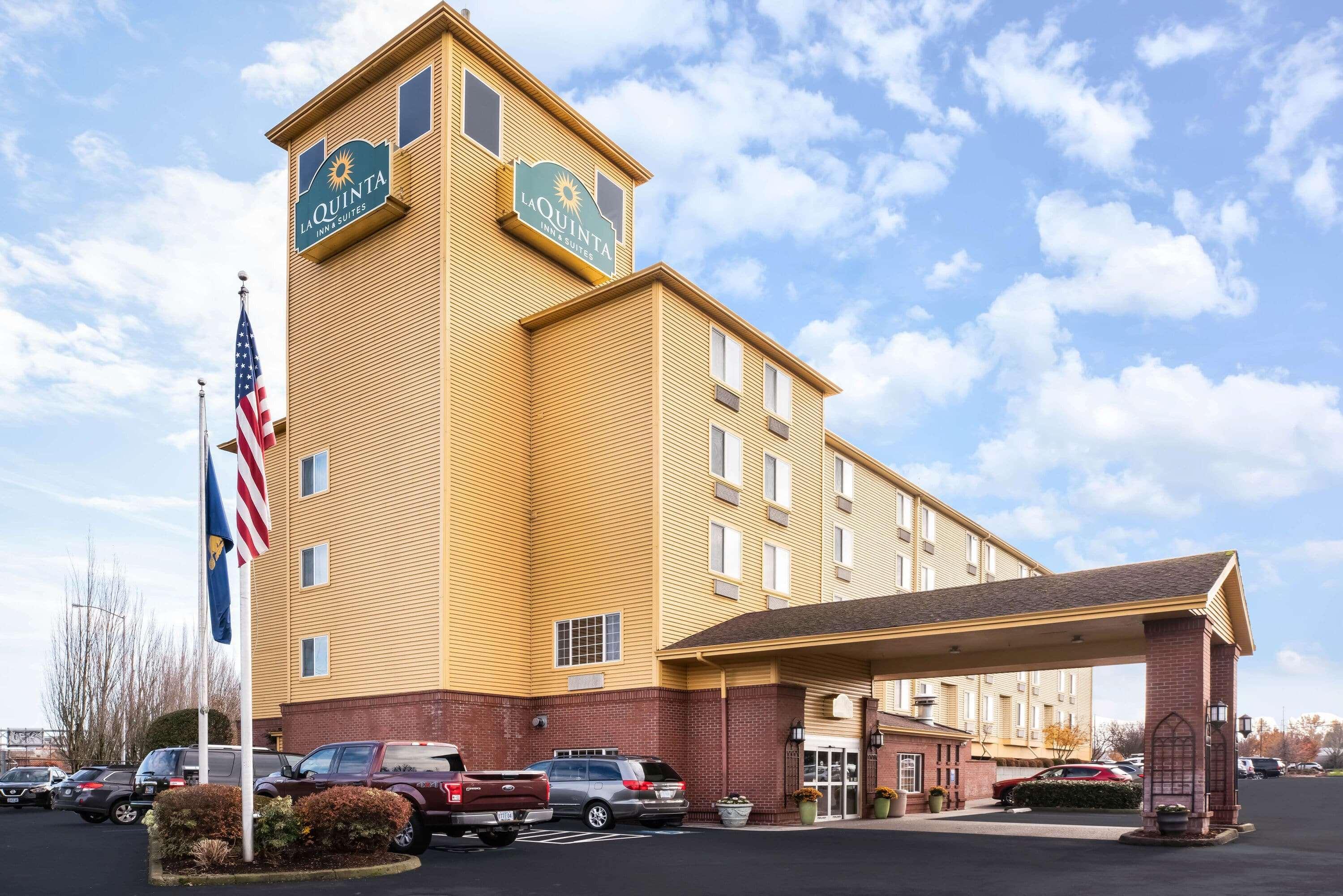 La Quinta By Wyndham Portland Airport Hotel Exterior photo