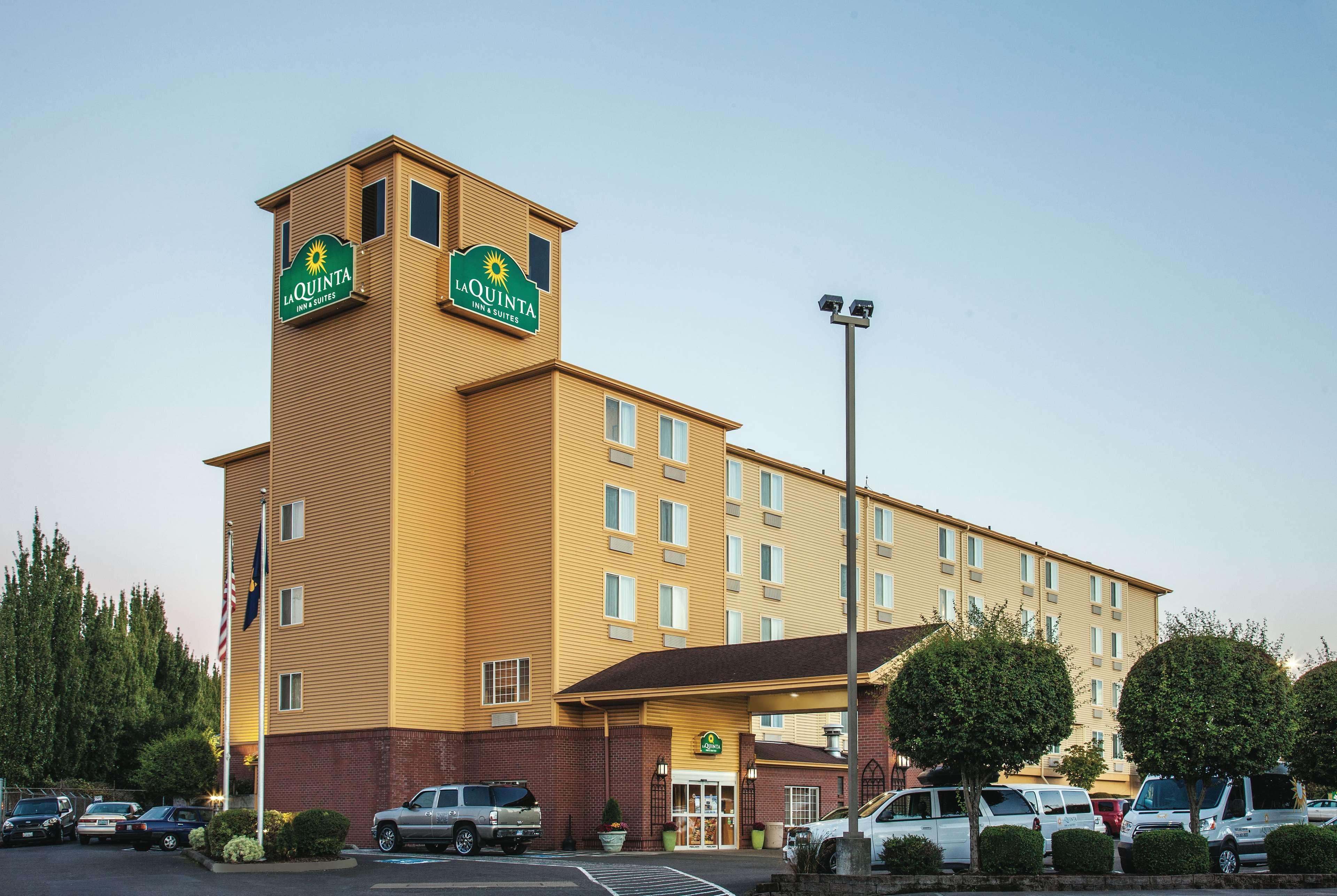 La Quinta By Wyndham Portland Airport Hotel Exterior photo