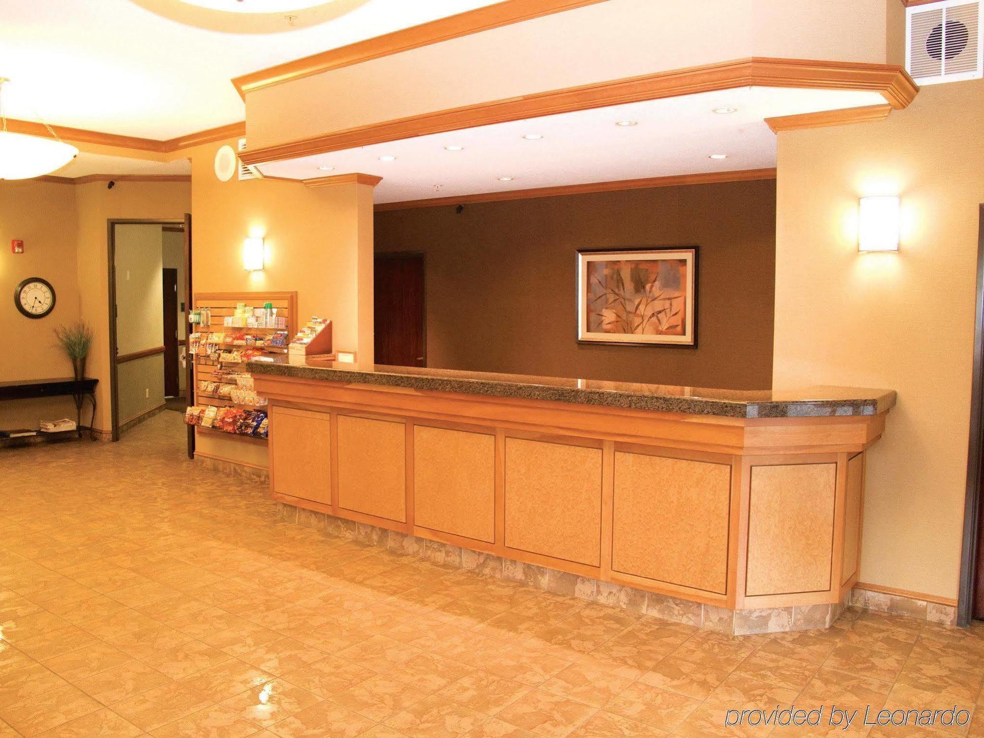 La Quinta By Wyndham Portland Airport Hotel Interior photo